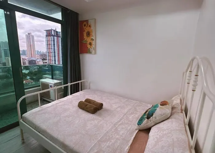 Seaview Staycation In Malate *