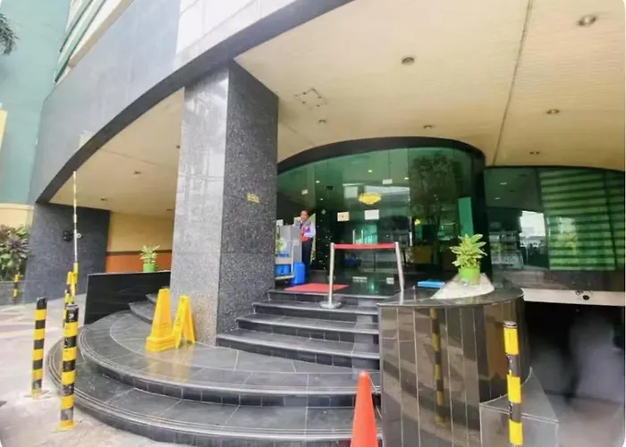 Seaview Staycation In Malate Manila