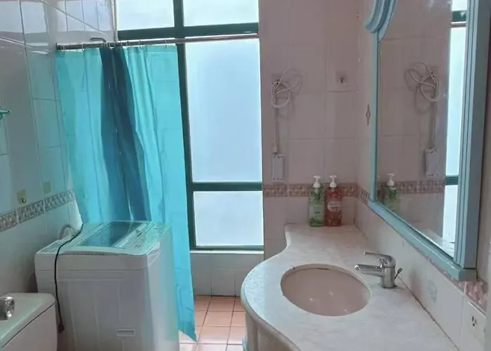 Seaview Staycation In Malate Manila
