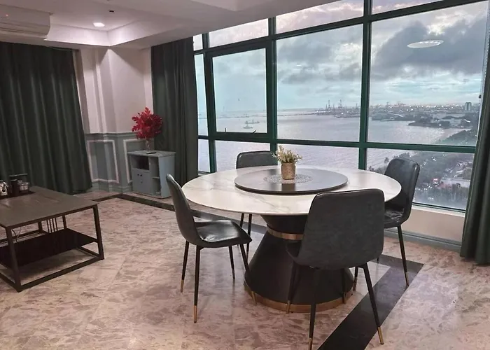 Seaview Staycation In Malate Apartment